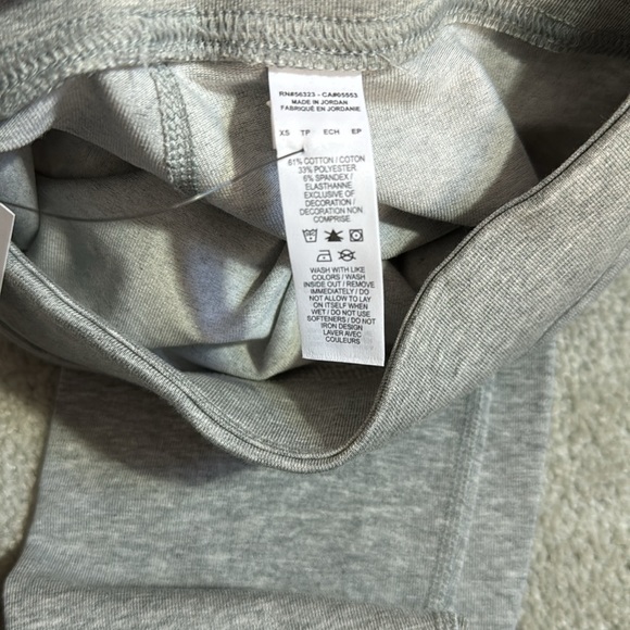 New with tags: Nike women’s tight fit, high-rise, full length leggings, size XS - Picture 5 of 7